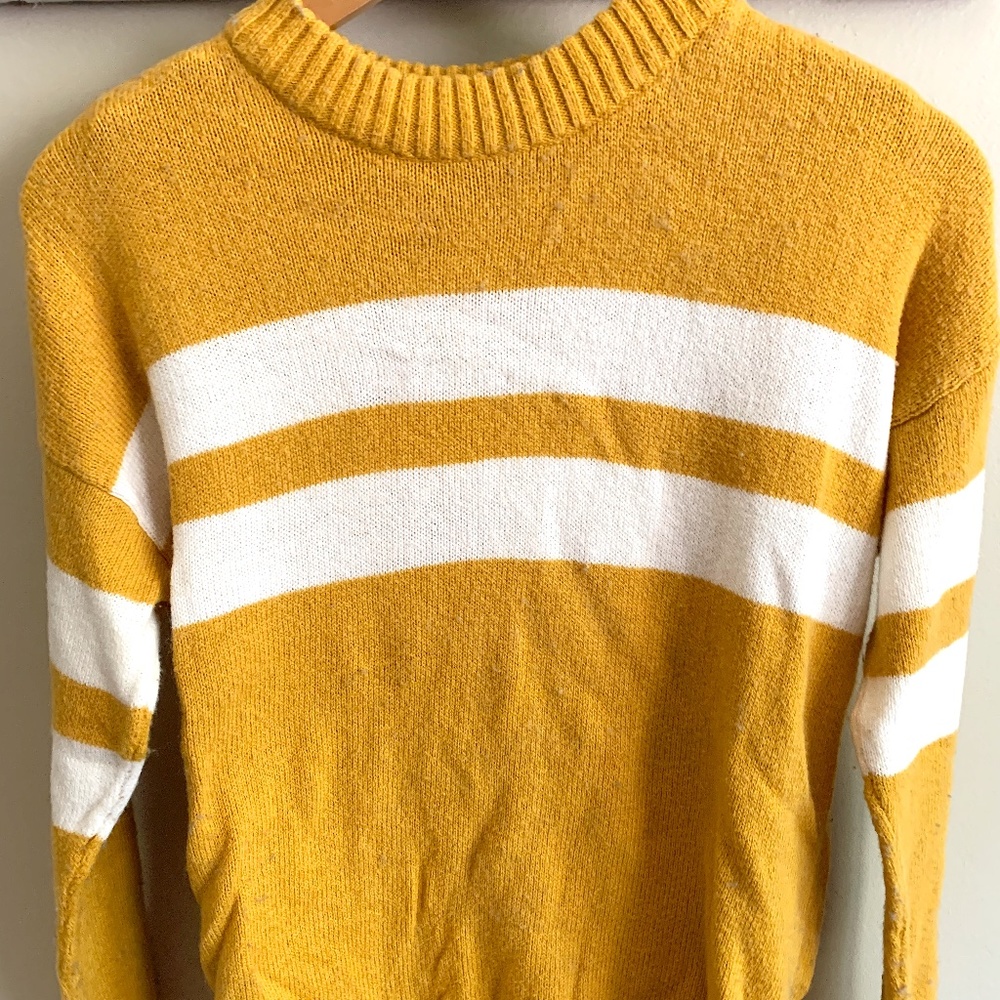 American Eagle Women's Yellow Sweater Size Small
